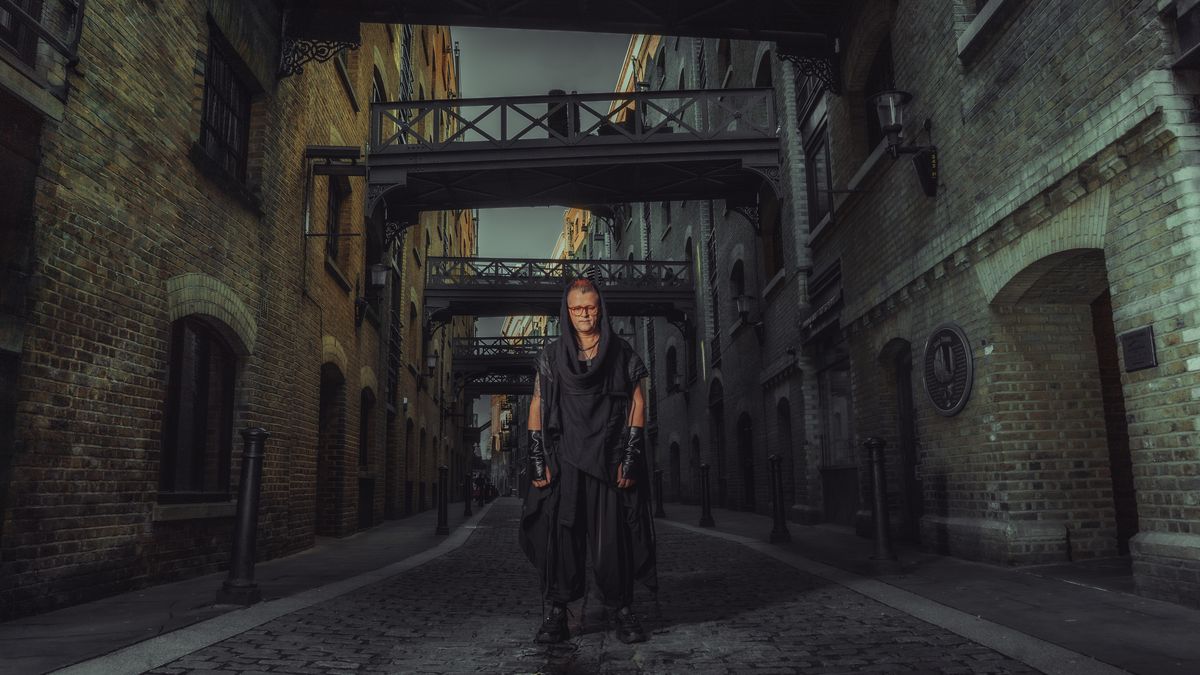 EL PADRE editorial — London streets